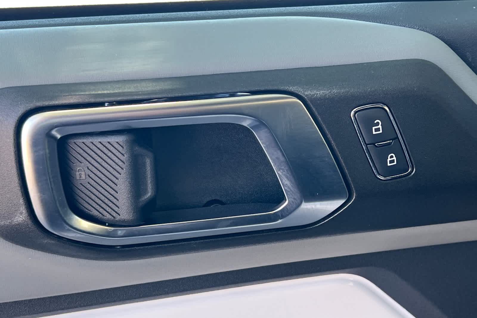 2023 Ford Bronco Outer Banks 13