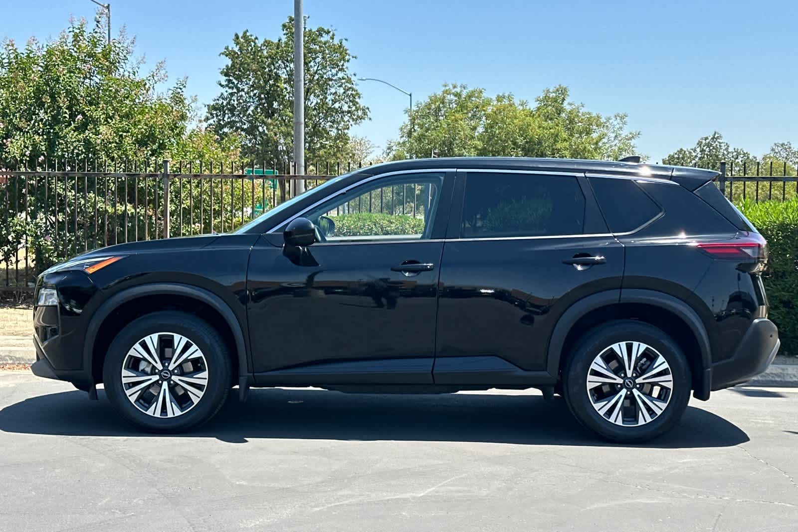 Thumbnail: 2022 Nissan Rogue - 6