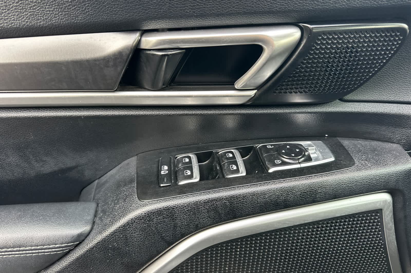 Thumbnail: 2023 Kia Telluride - 12