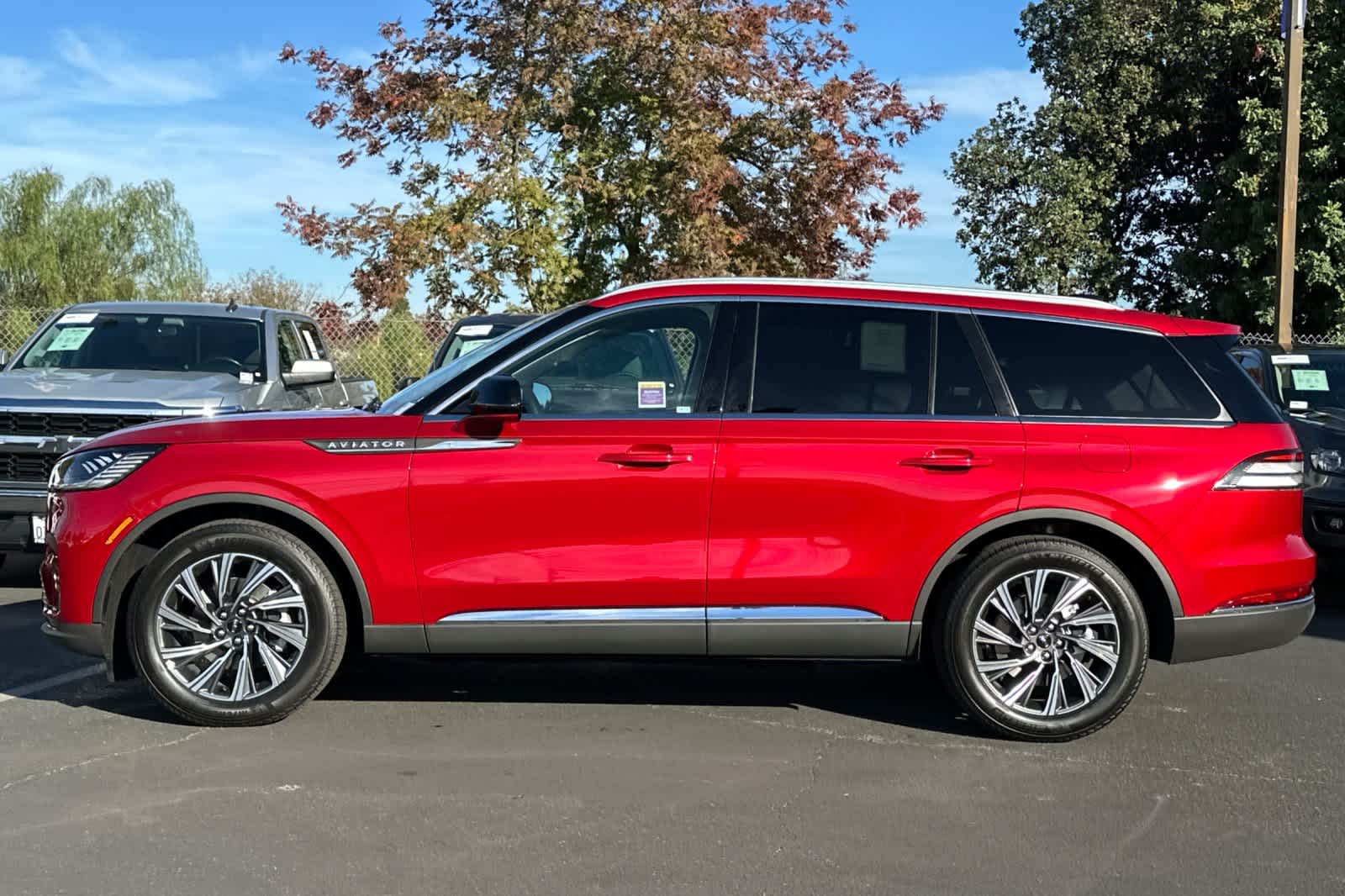 Thumbnail: 2026 Lincoln Aviator - 5