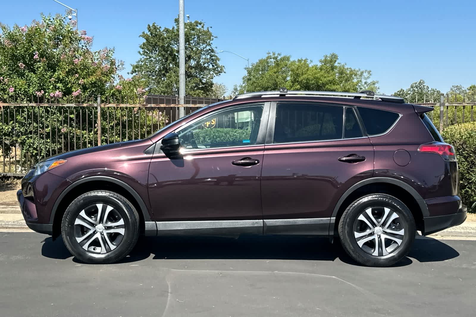 Thumbnail: 2018 Toyota RAV4 - 5