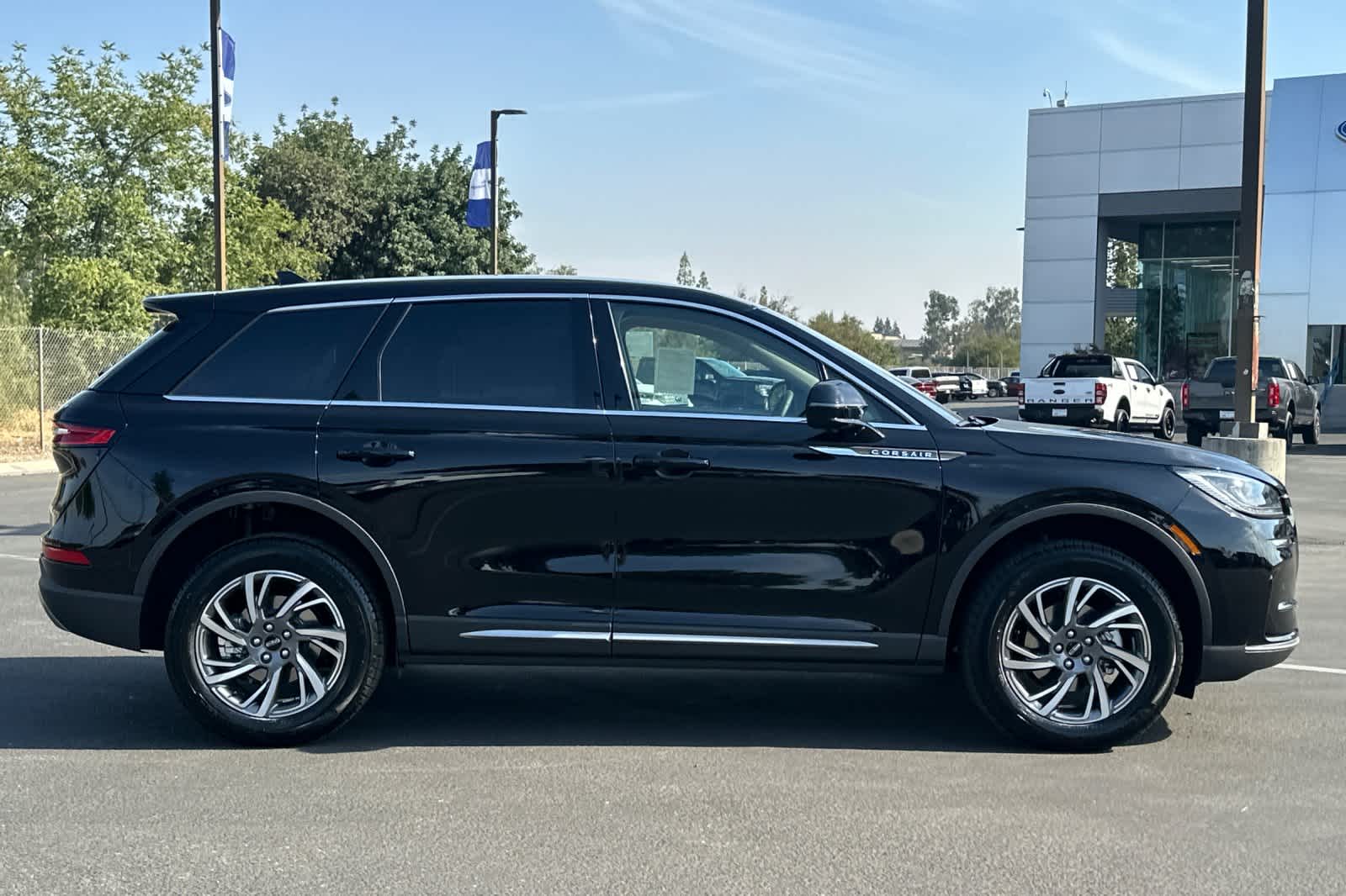 Thumbnail: 2025 Lincoln Corsair - 8