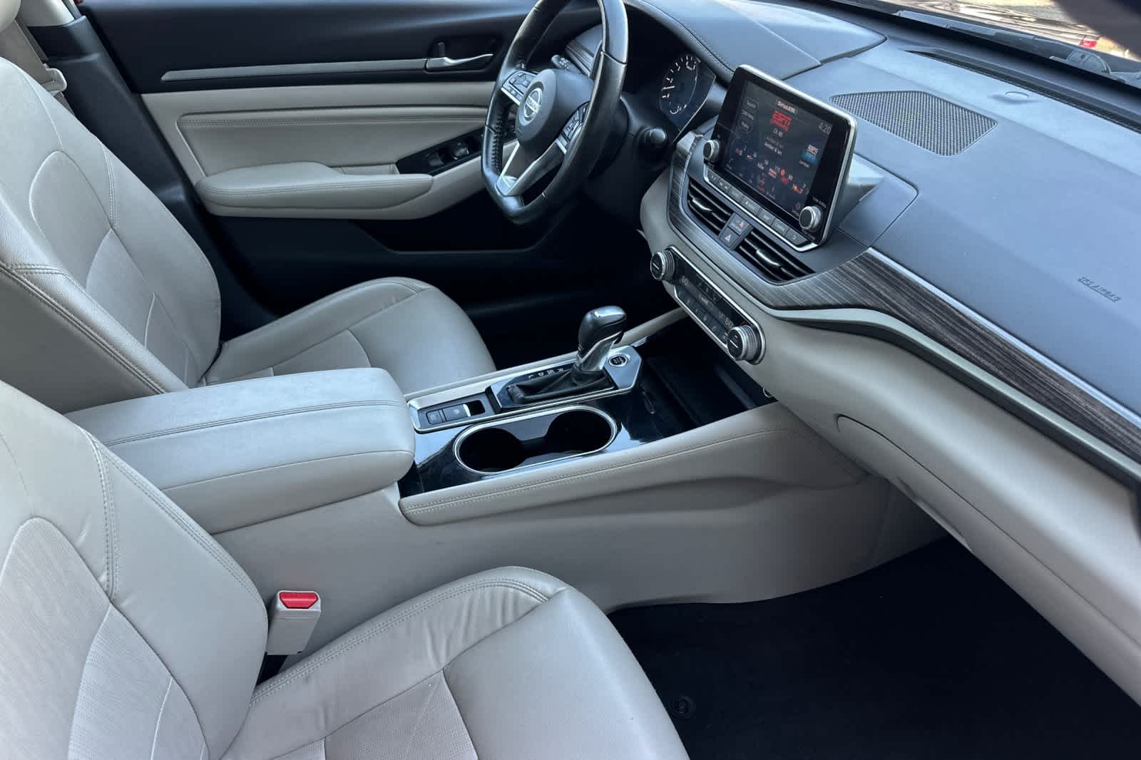 2022 Nissan Altima SL 15