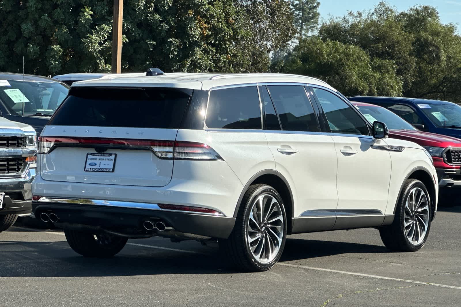 Thumbnail: 2026 Lincoln Aviator - 2