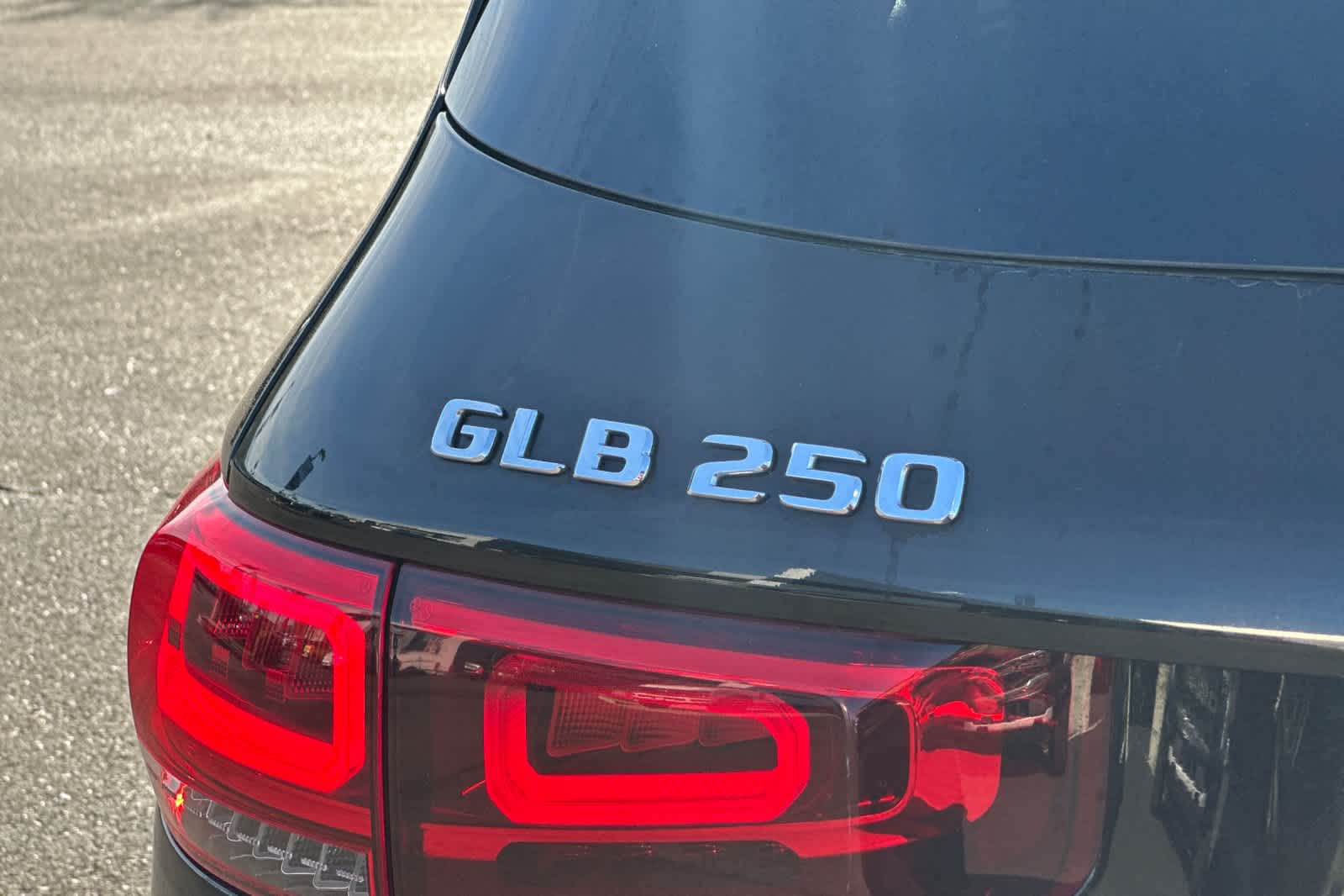Thumbnail: 2022 Mercedes-Benz GLB - 27