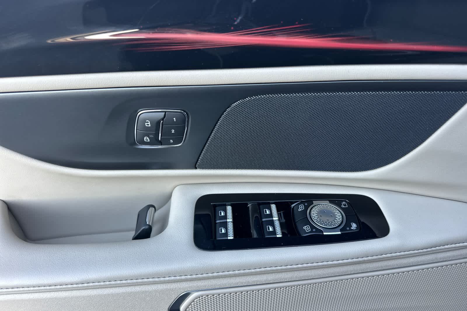 Thumbnail: 2025 Lincoln Nautilus - 12