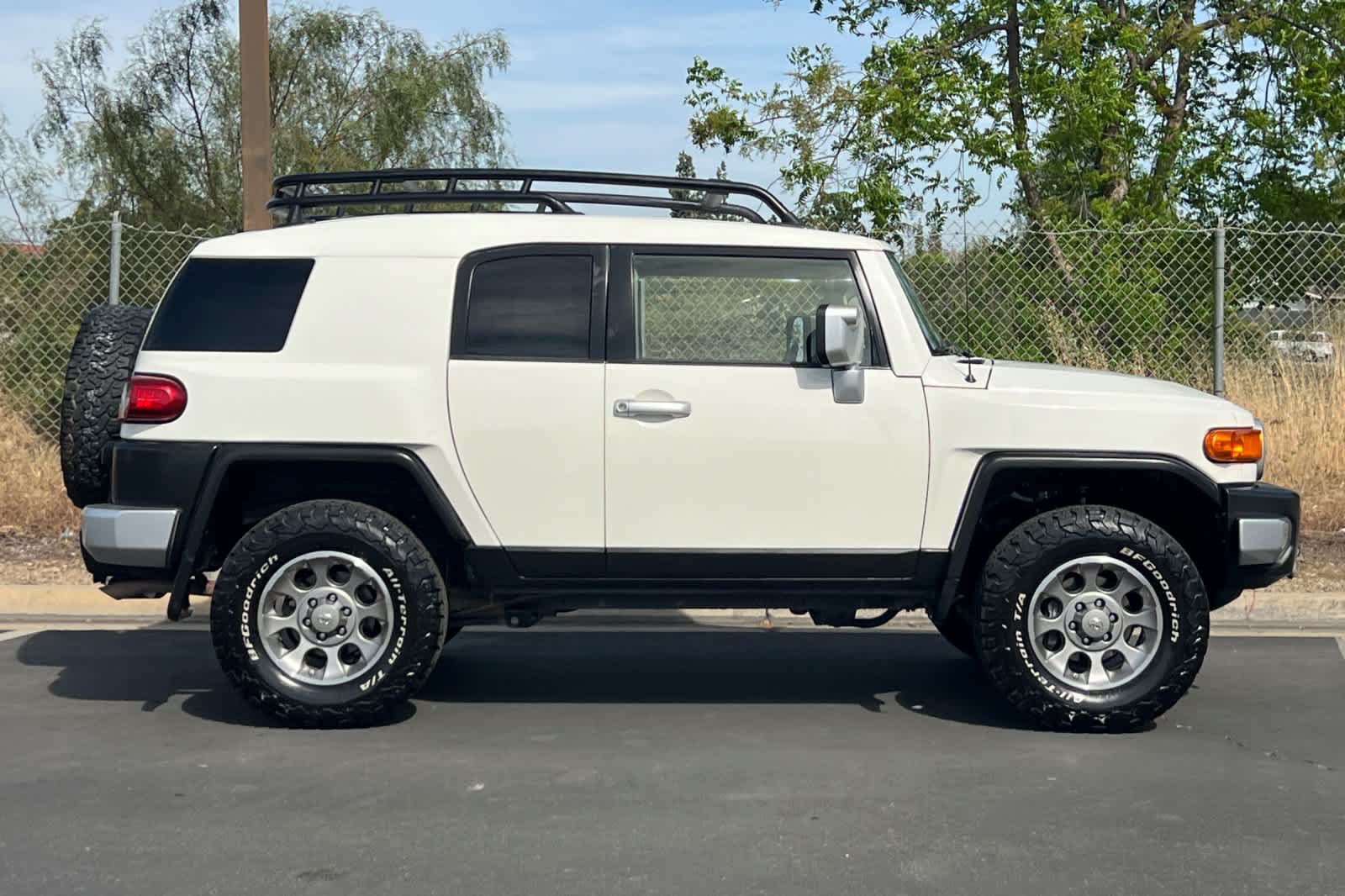 Thumbnail: 2013 Toyota FJ Cruiser - 8