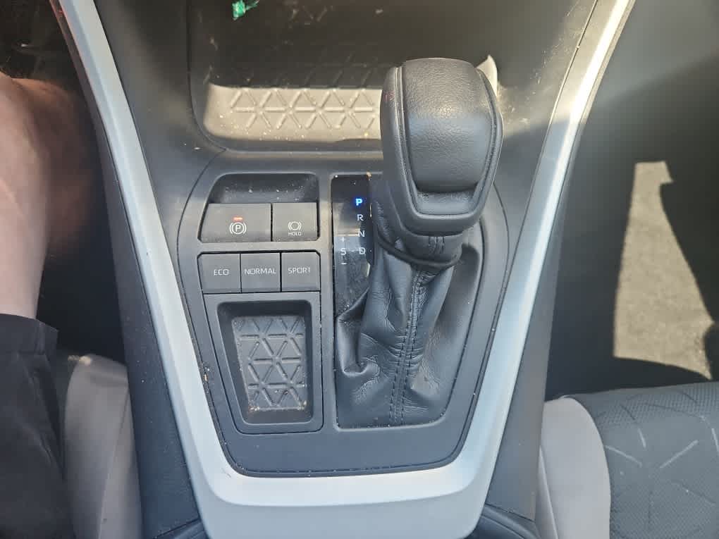 Thumbnail: 2021 Toyota RAV4 - 18