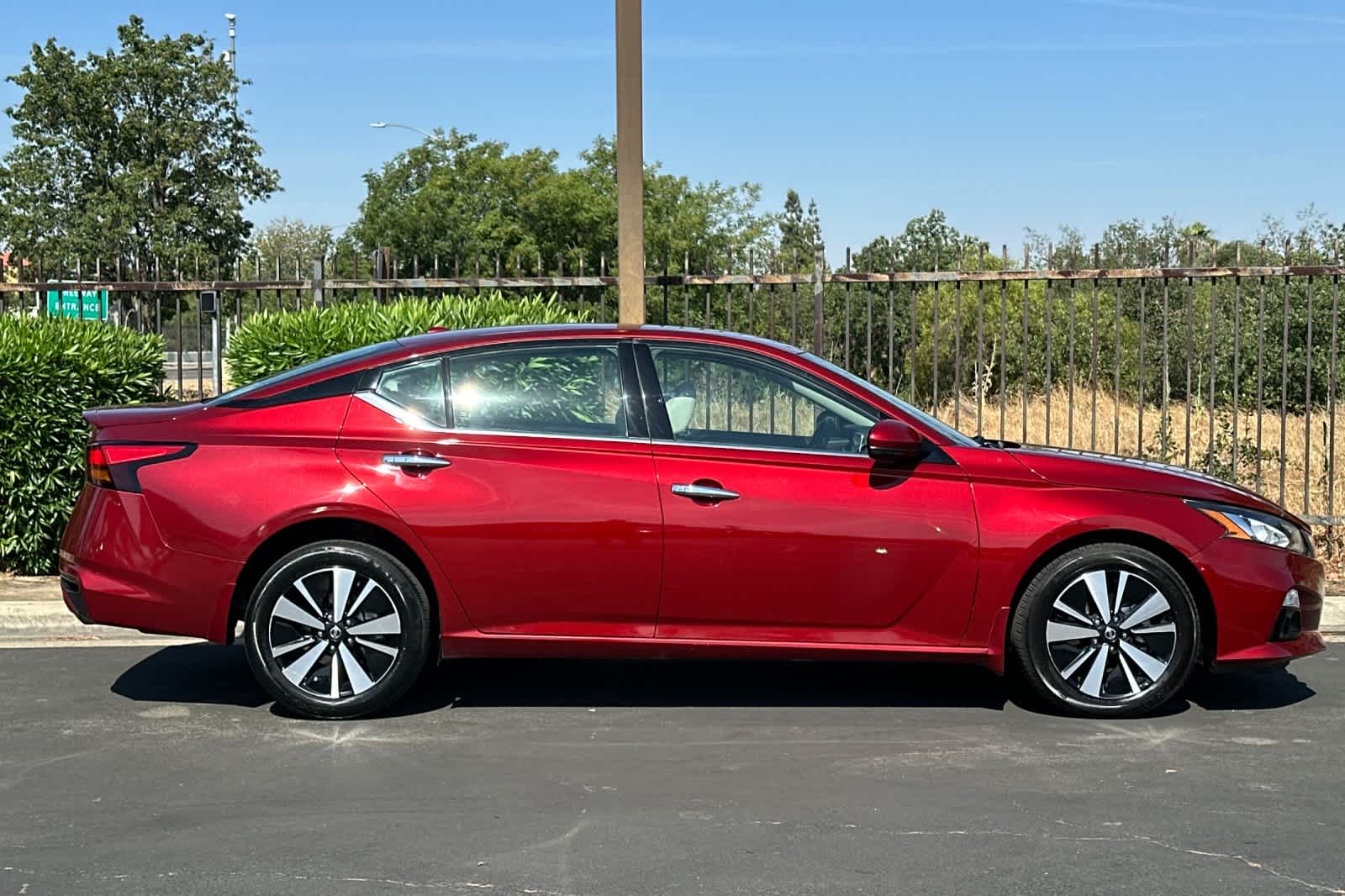 2022 Nissan Altima SL 8