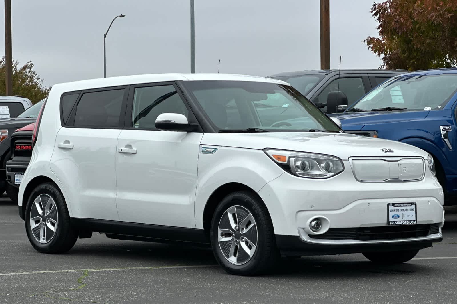 Thumbnail: 2017 Kia Soul EV - 9