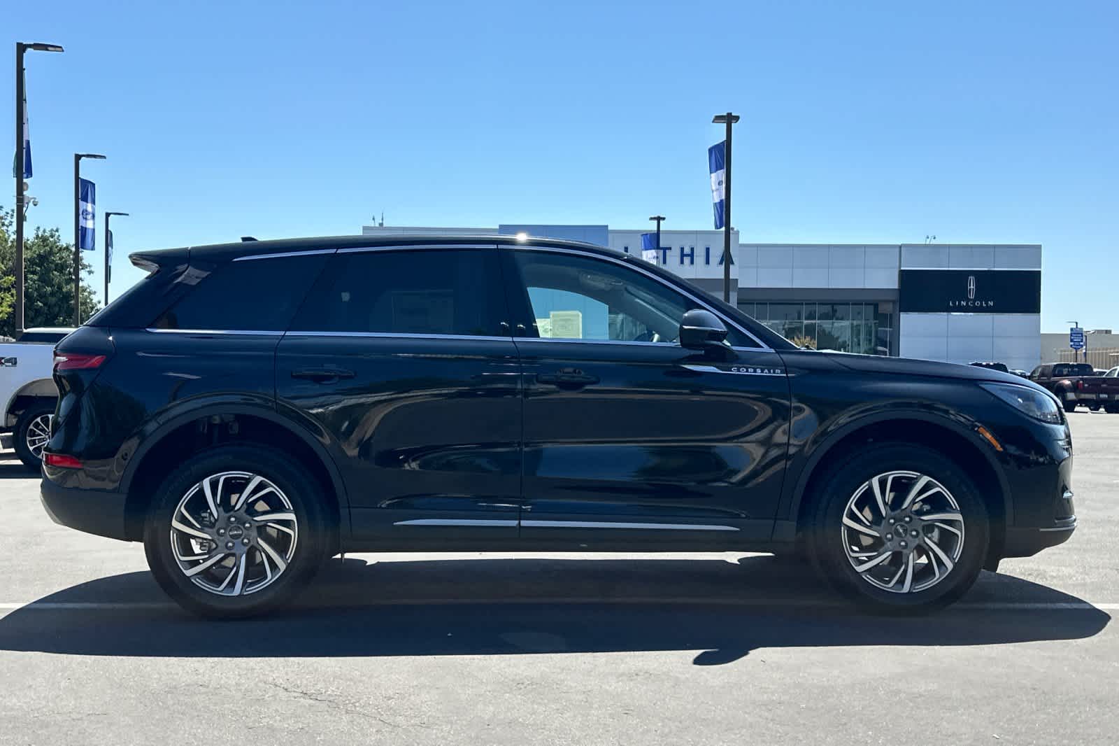 Thumbnail: 2025 Lincoln Corsair - 8