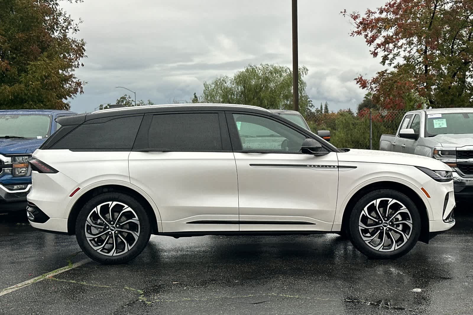 Thumbnail: 2026 Lincoln Nautilus - 8