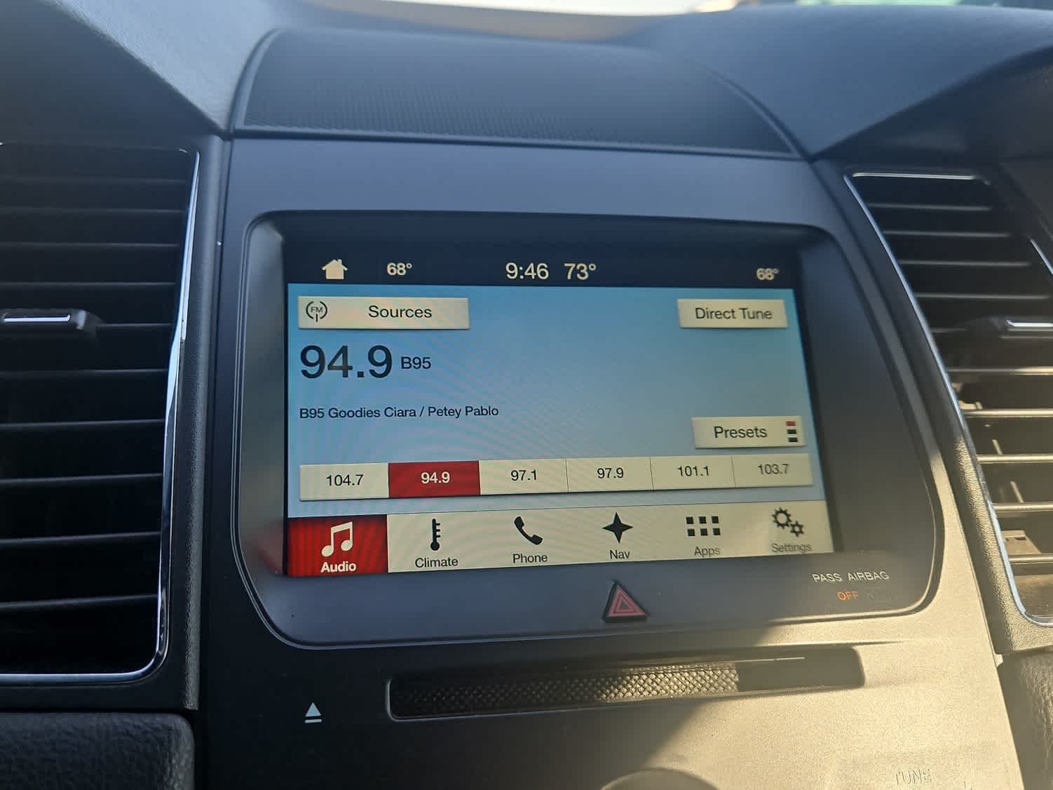 Thumbnail: 2016 Ford Taurus - 16