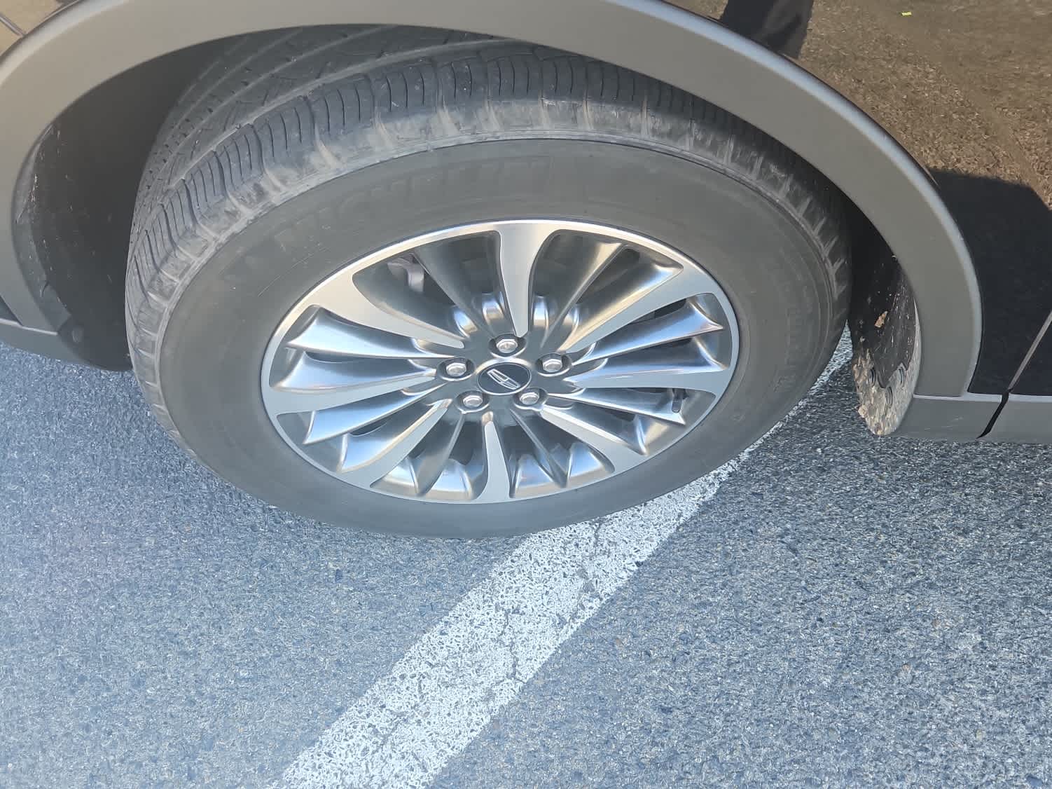 Thumbnail: 2023 Lincoln Nautilus - 3