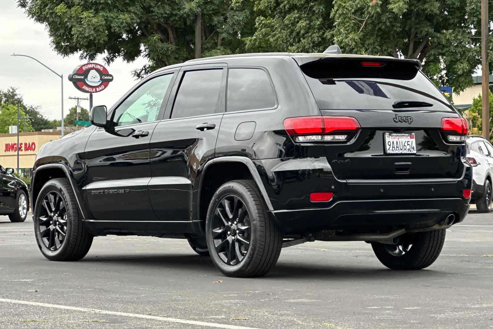 Thumbnail: 2022 Jeep Grand Cherokee - 6