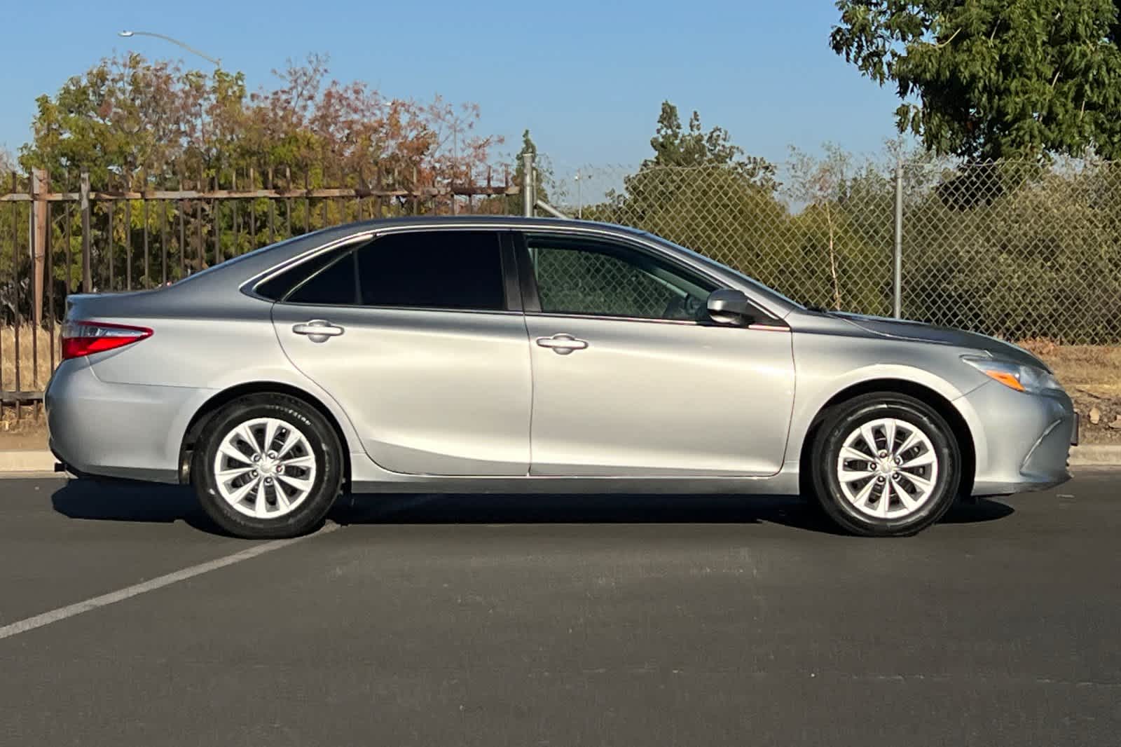 Thumbnail: 2017 Toyota Camry - 8