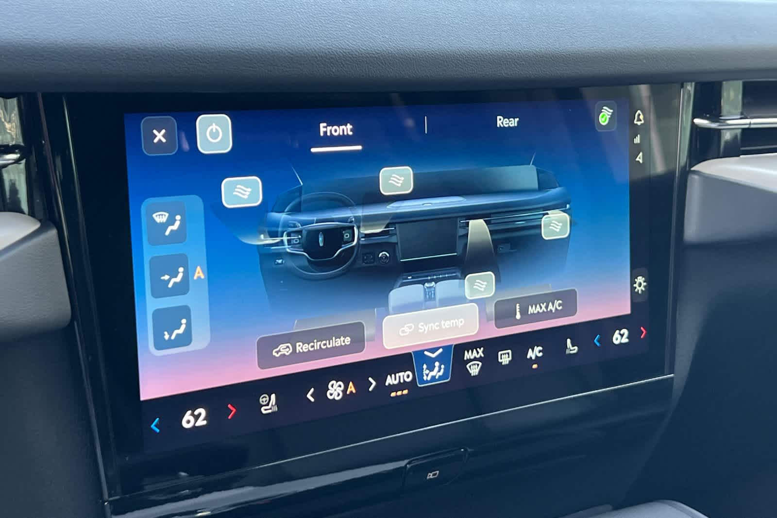 Thumbnail: 2026 Lincoln Navigator - 23