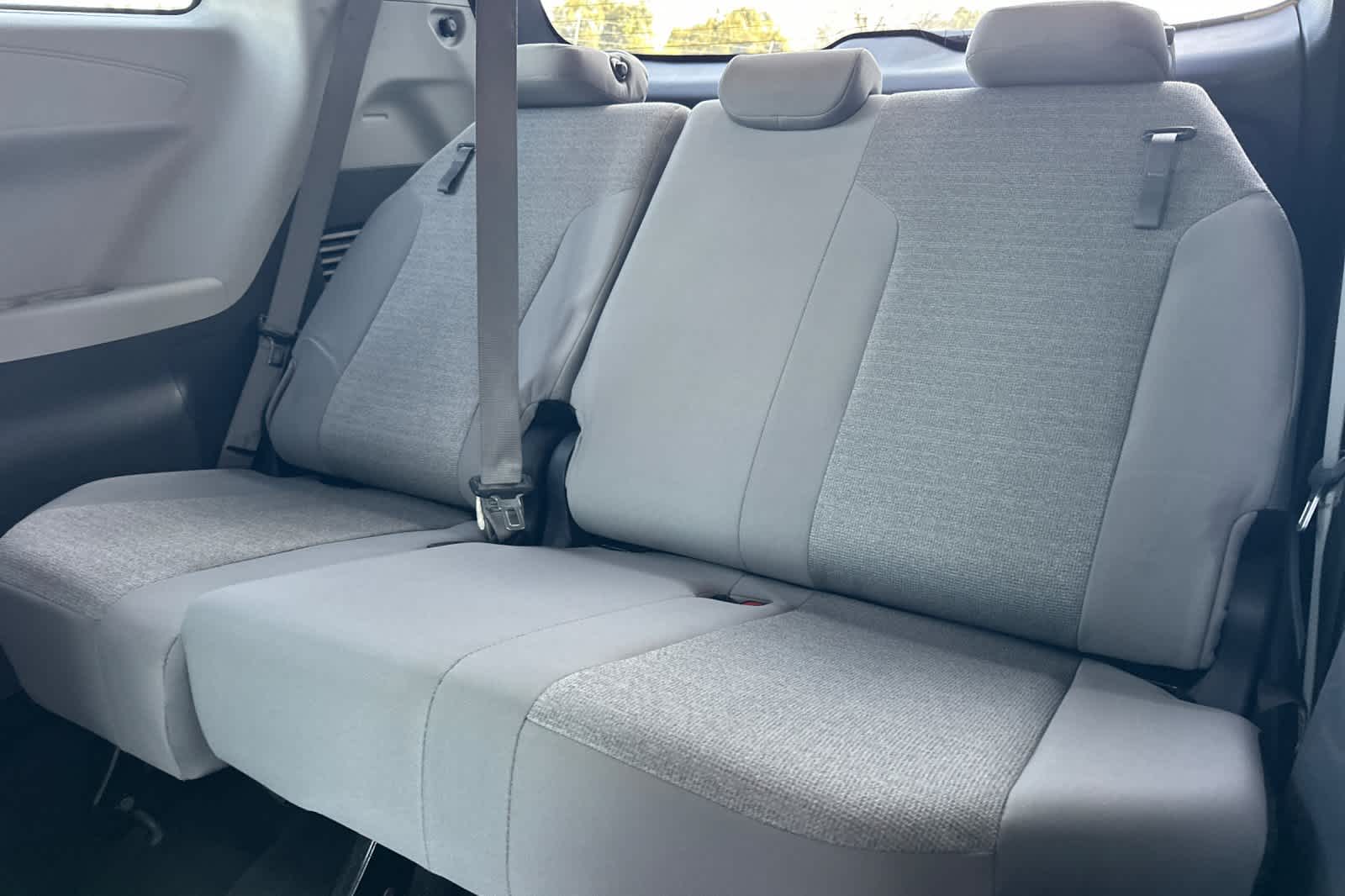 Thumbnail: 2024 Toyota Sienna - 16