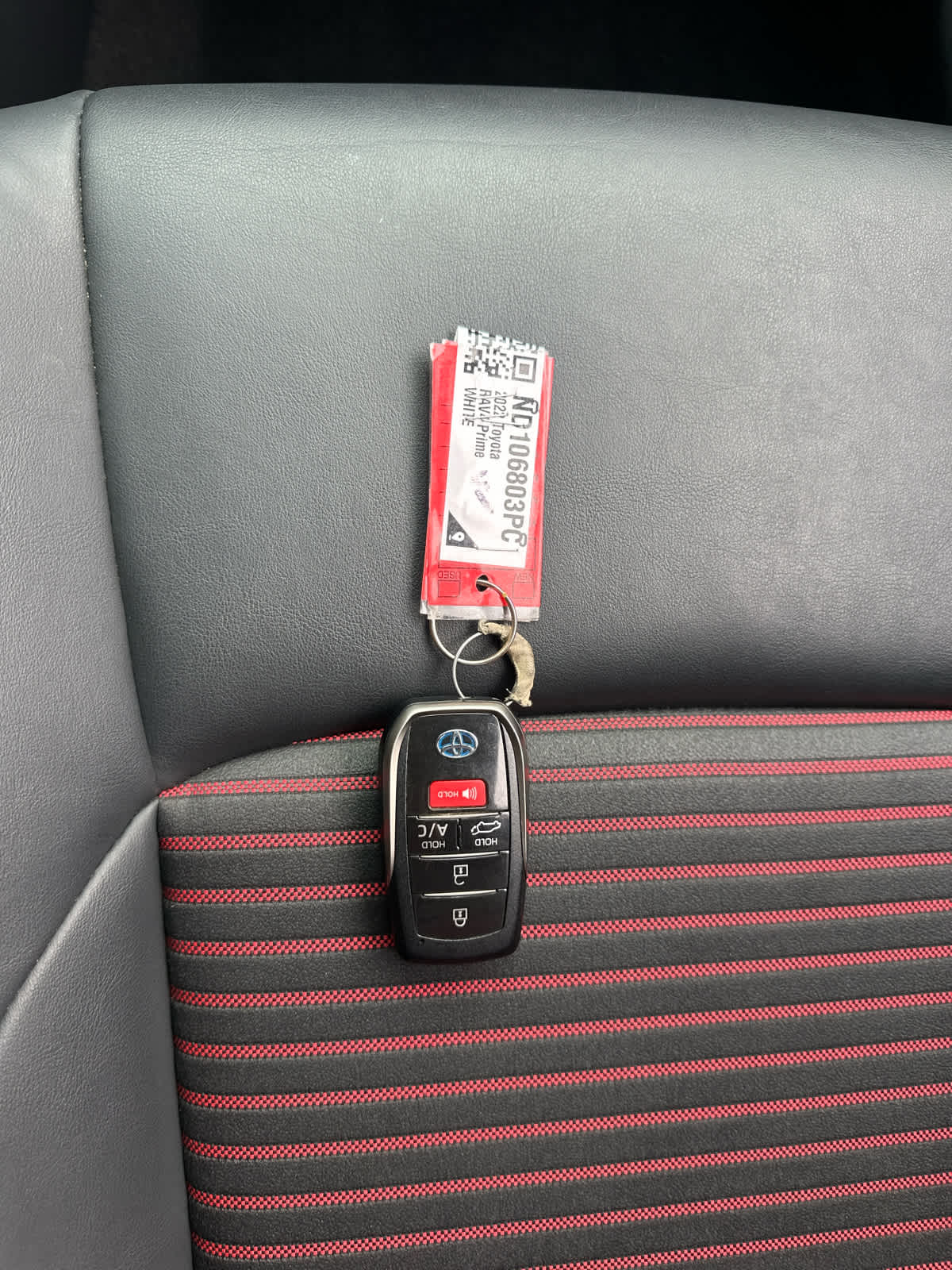 Thumbnail: 2022 Toyota RAV4 - 10