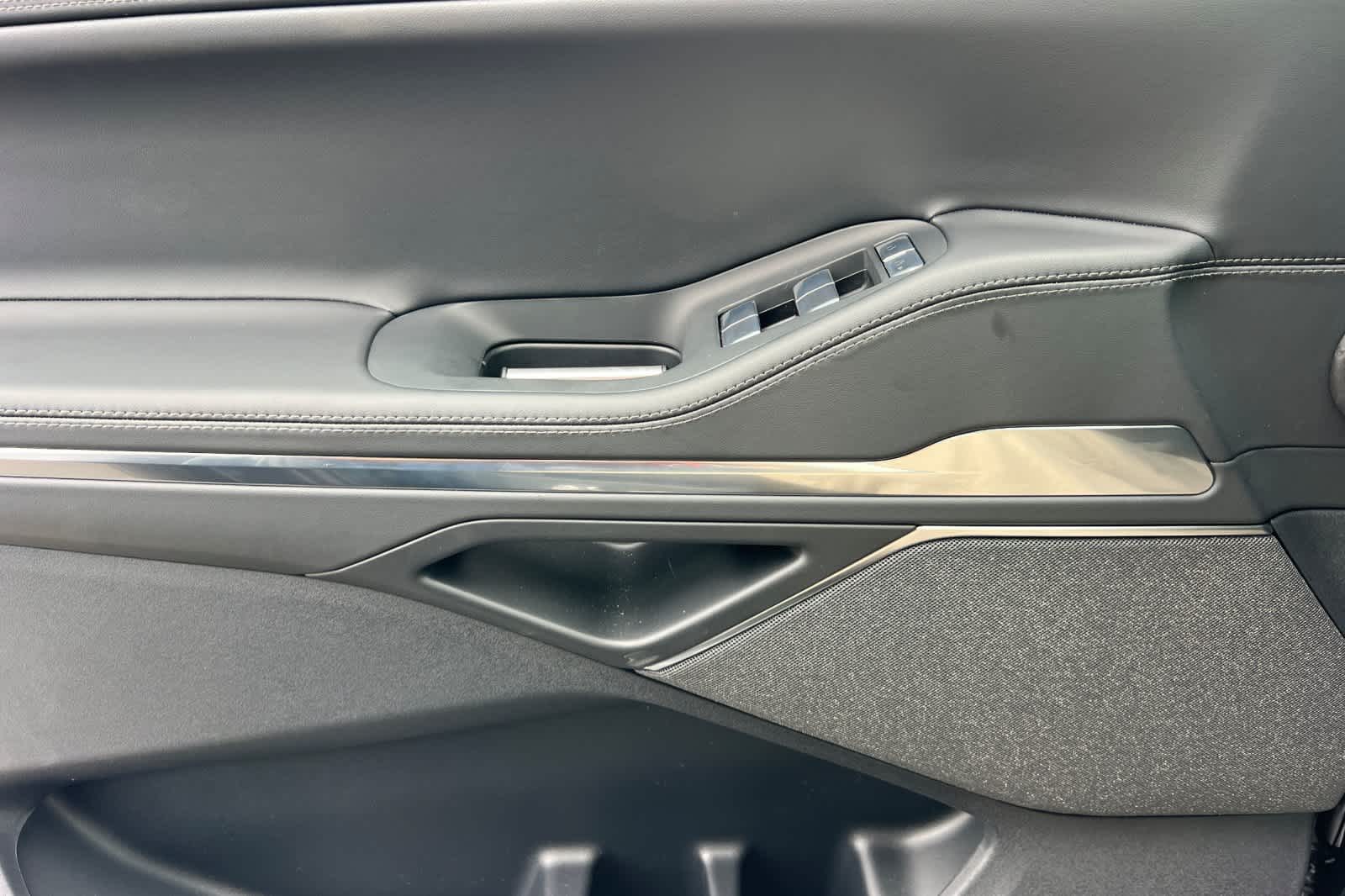 Thumbnail: 2026 Lincoln Navigator L - 13