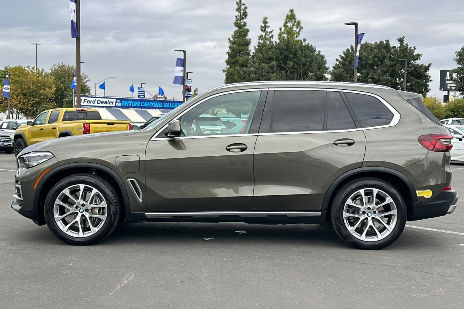 Thumbnail: 2021 BMW X5 - 6
