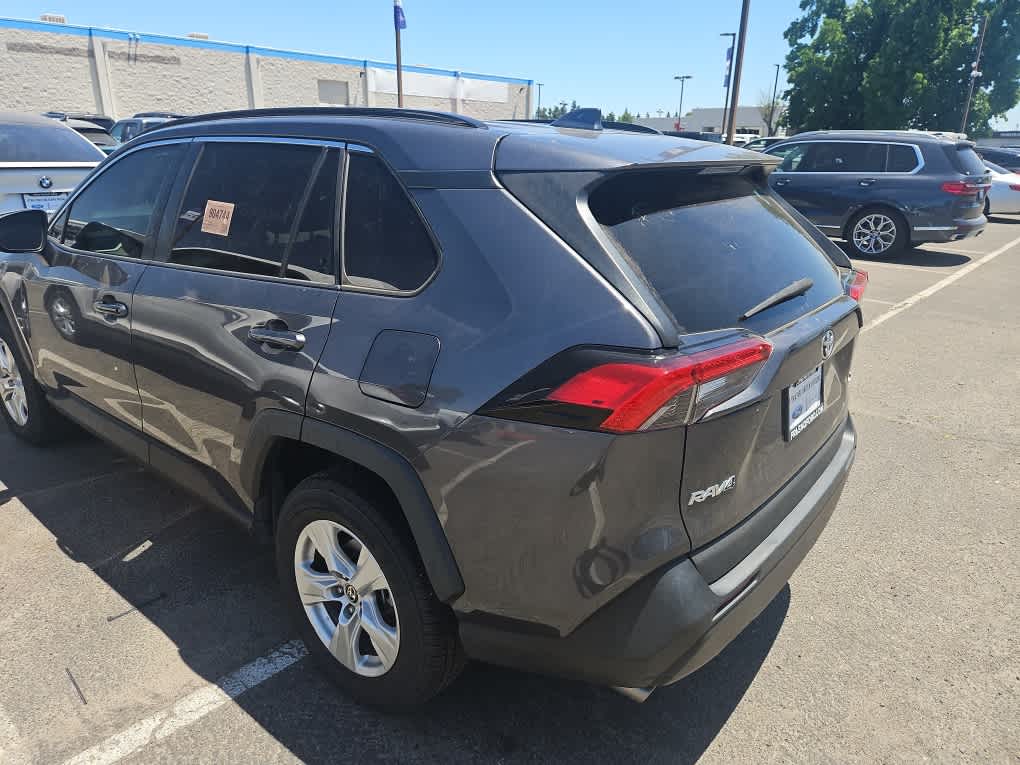 Thumbnail: 2021 Toyota RAV4 - 6
