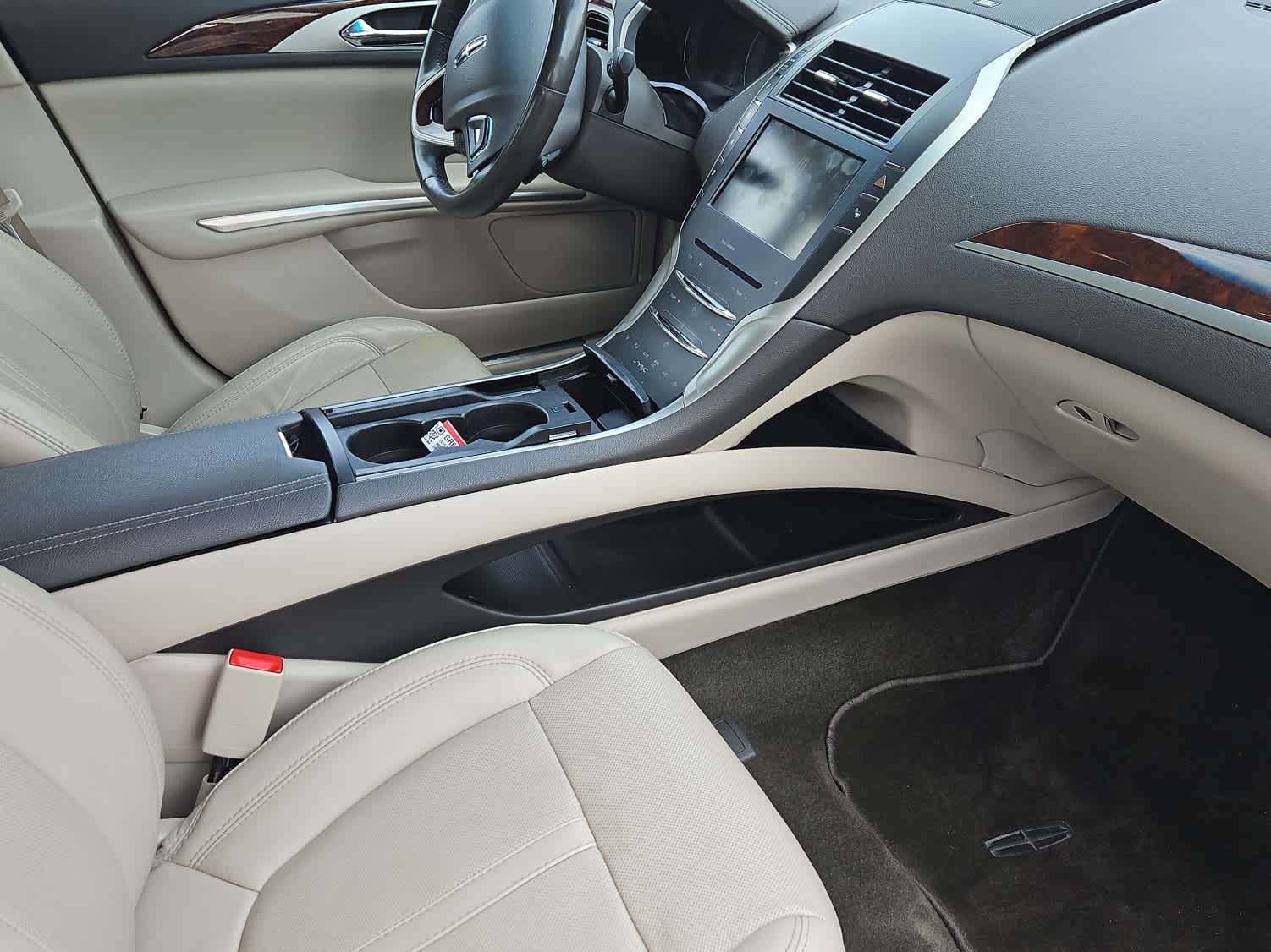 Thumbnail: 2016 Lincoln MKZ - 13