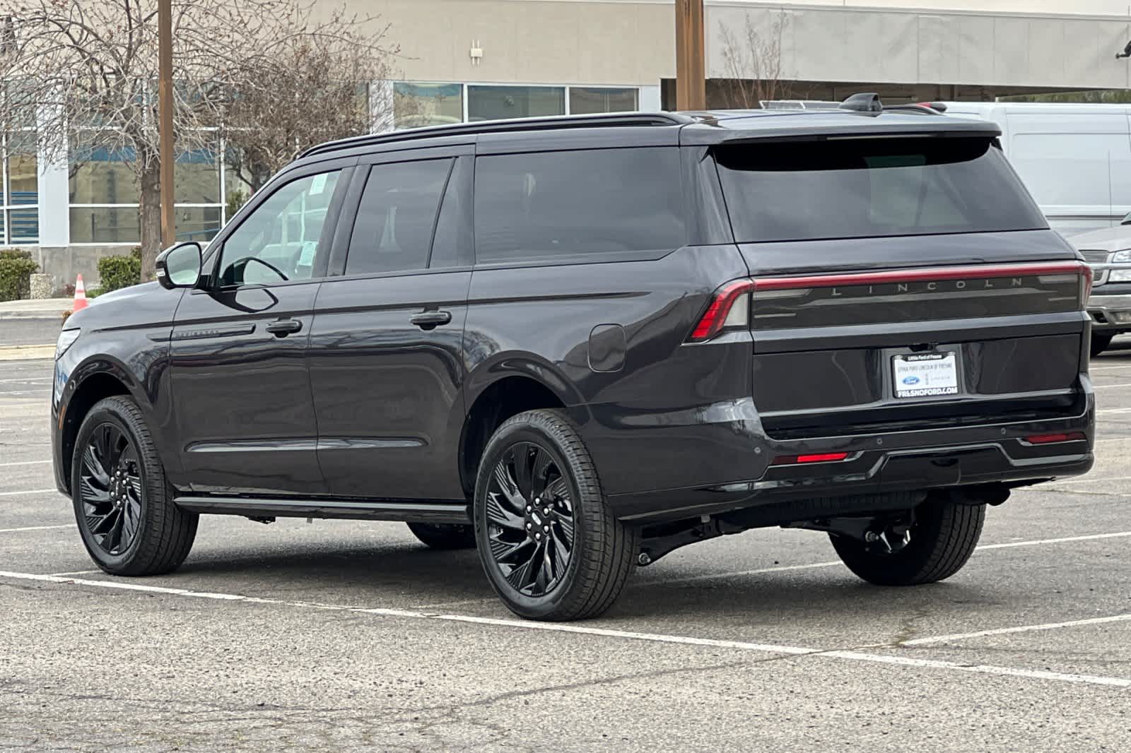 Thumbnail: 2026 Lincoln Navigator L - 6