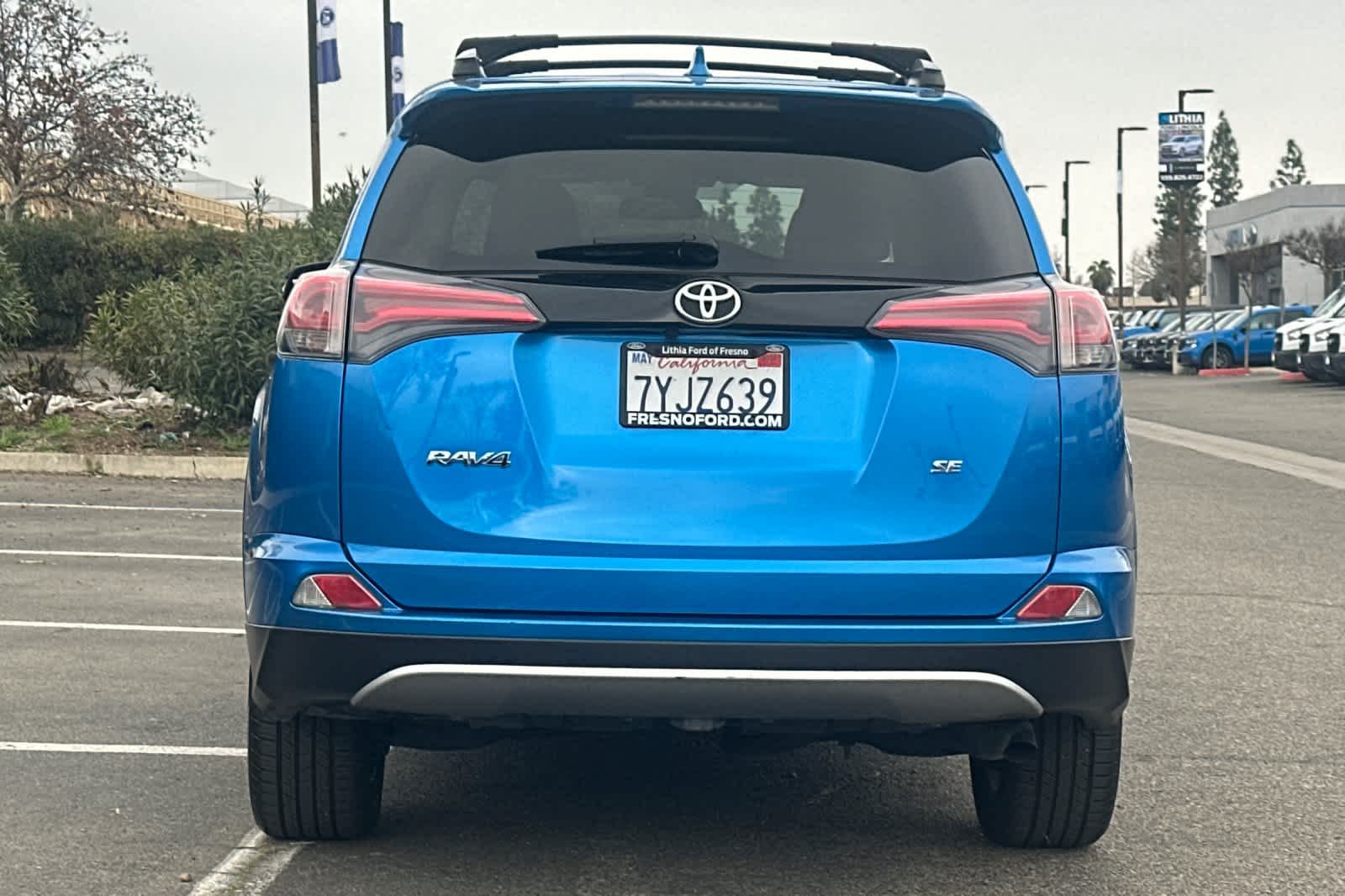Thumbnail: 2017 Toyota RAV4 - 8