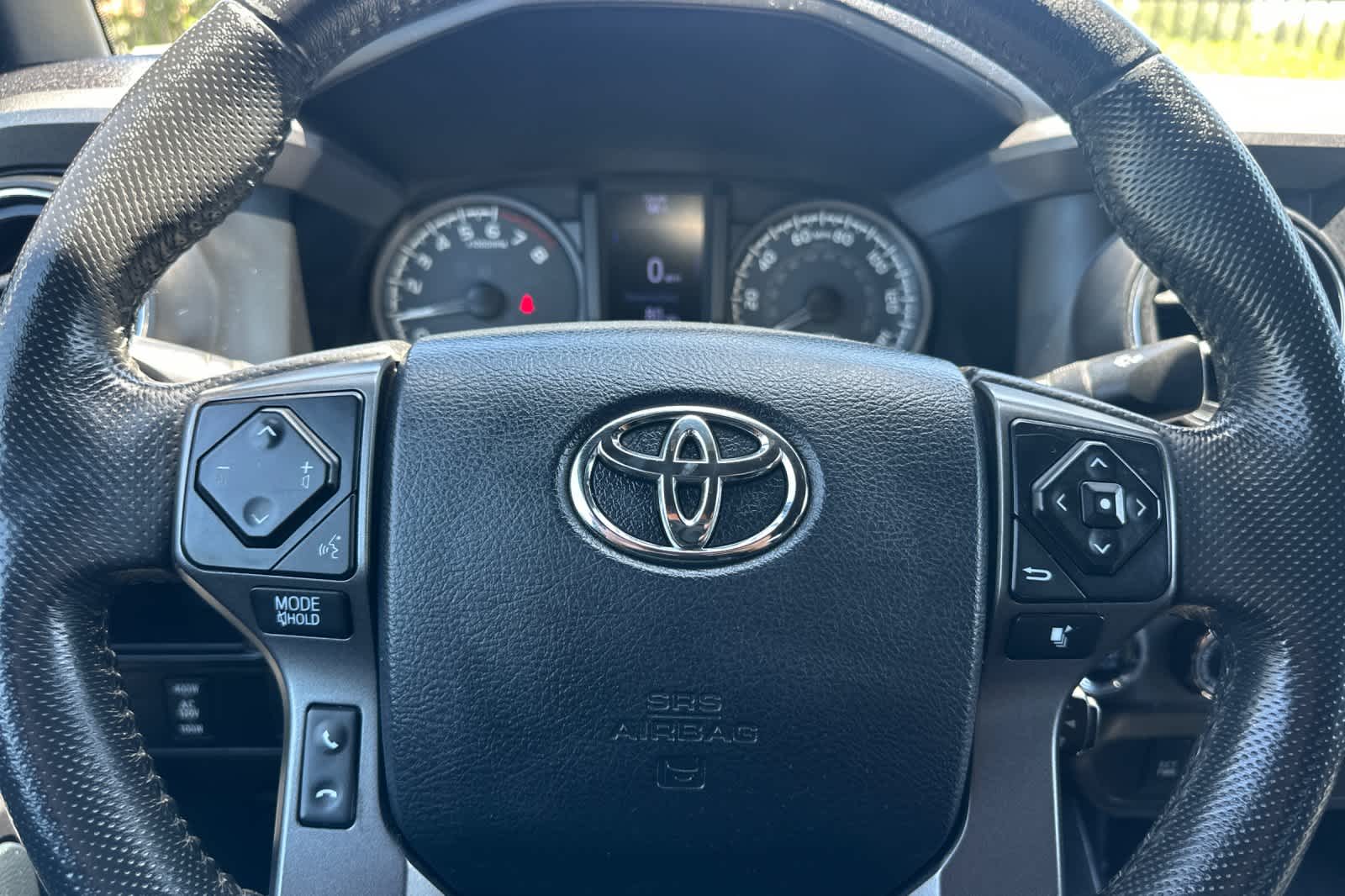 Thumbnail: 2016 Toyota Tacoma - 22