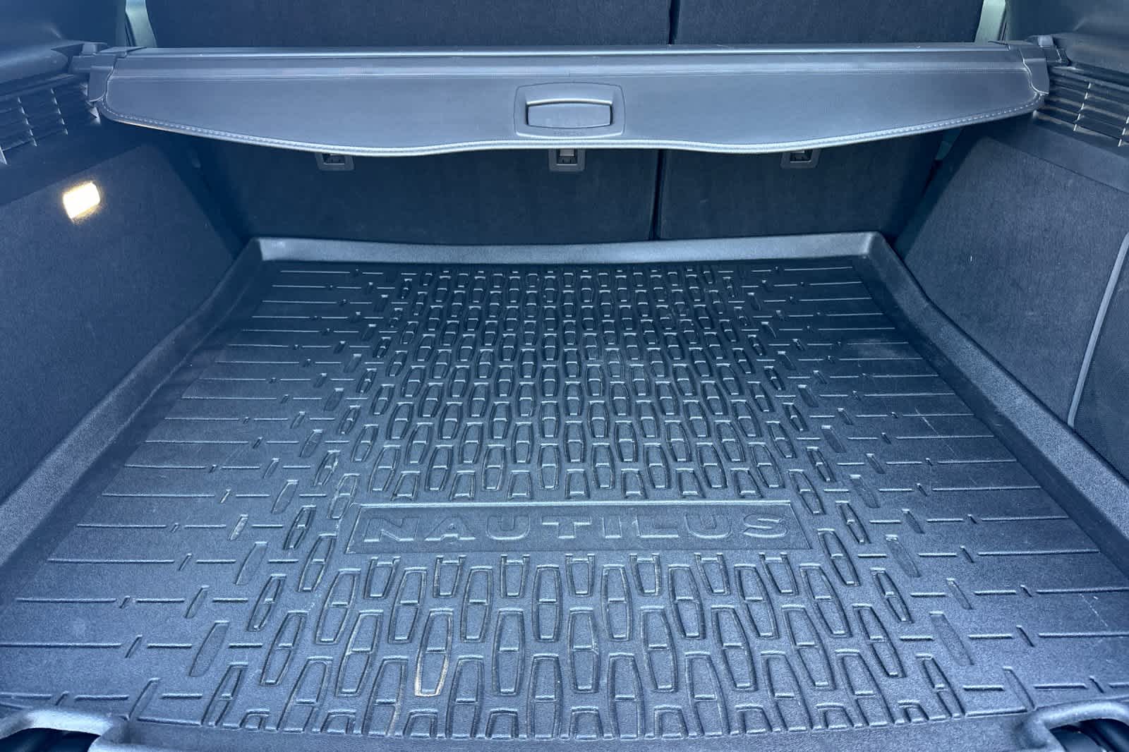 Thumbnail: 2023 Lincoln Nautilus - 15