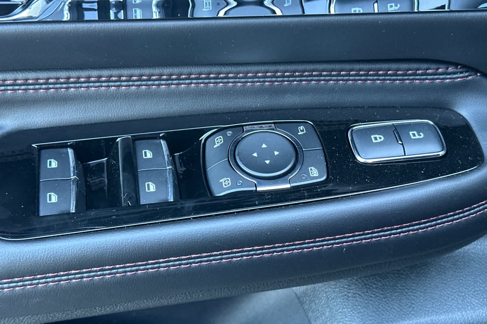 Thumbnail: 2025 Lincoln Corsair - 14