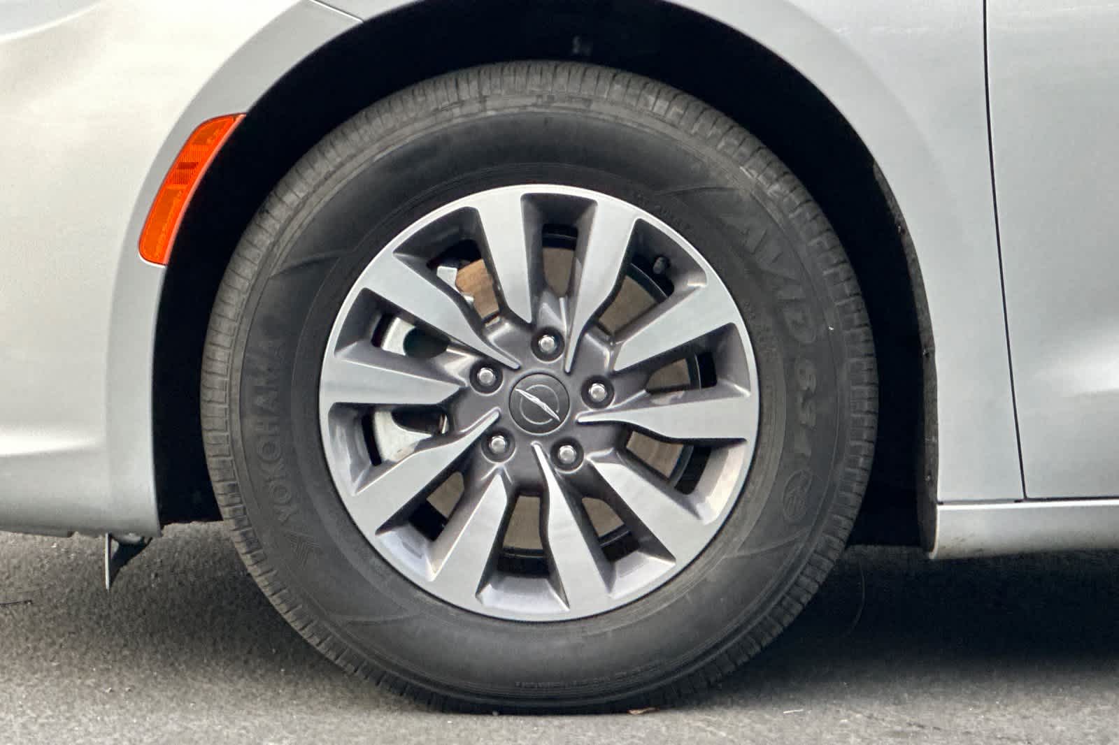 Thumbnail: 2024 Chrysler Pacifica - 28