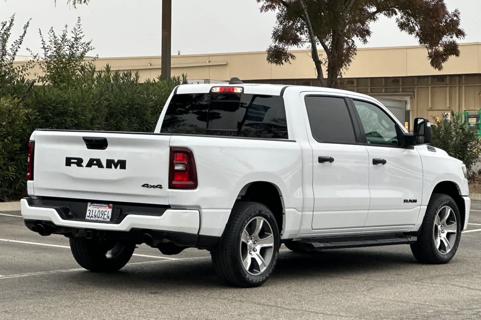Thumbnail: 2025 RAM 1500 - 2