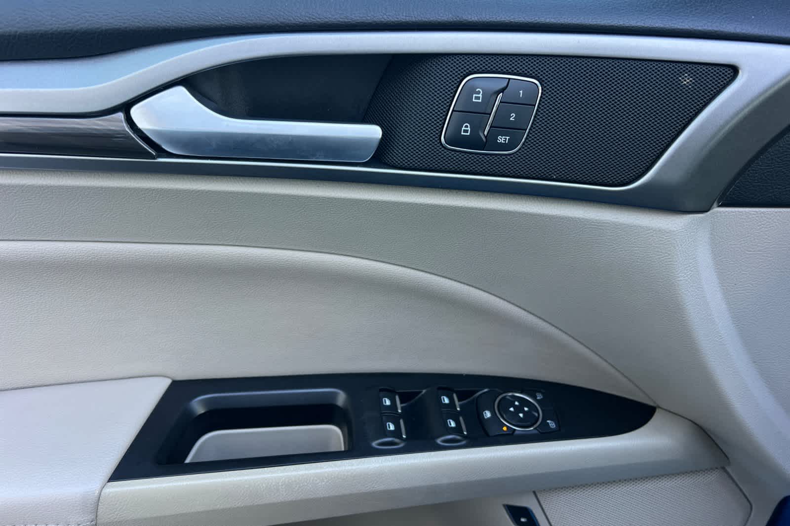 Thumbnail: 2019 Ford Fusion - 12