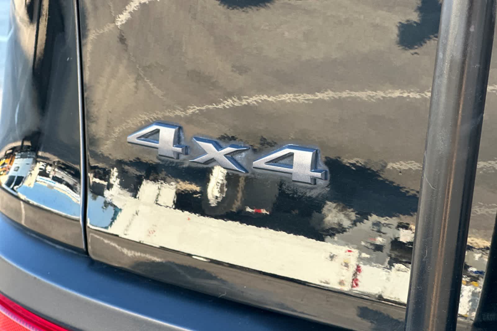 Thumbnail: 2018 Jeep Cherokee - 27