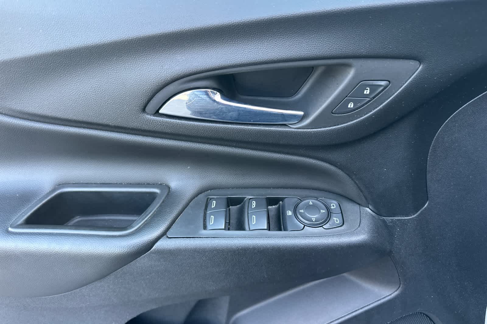 Thumbnail: 2022 Chevrolet Equinox - 13