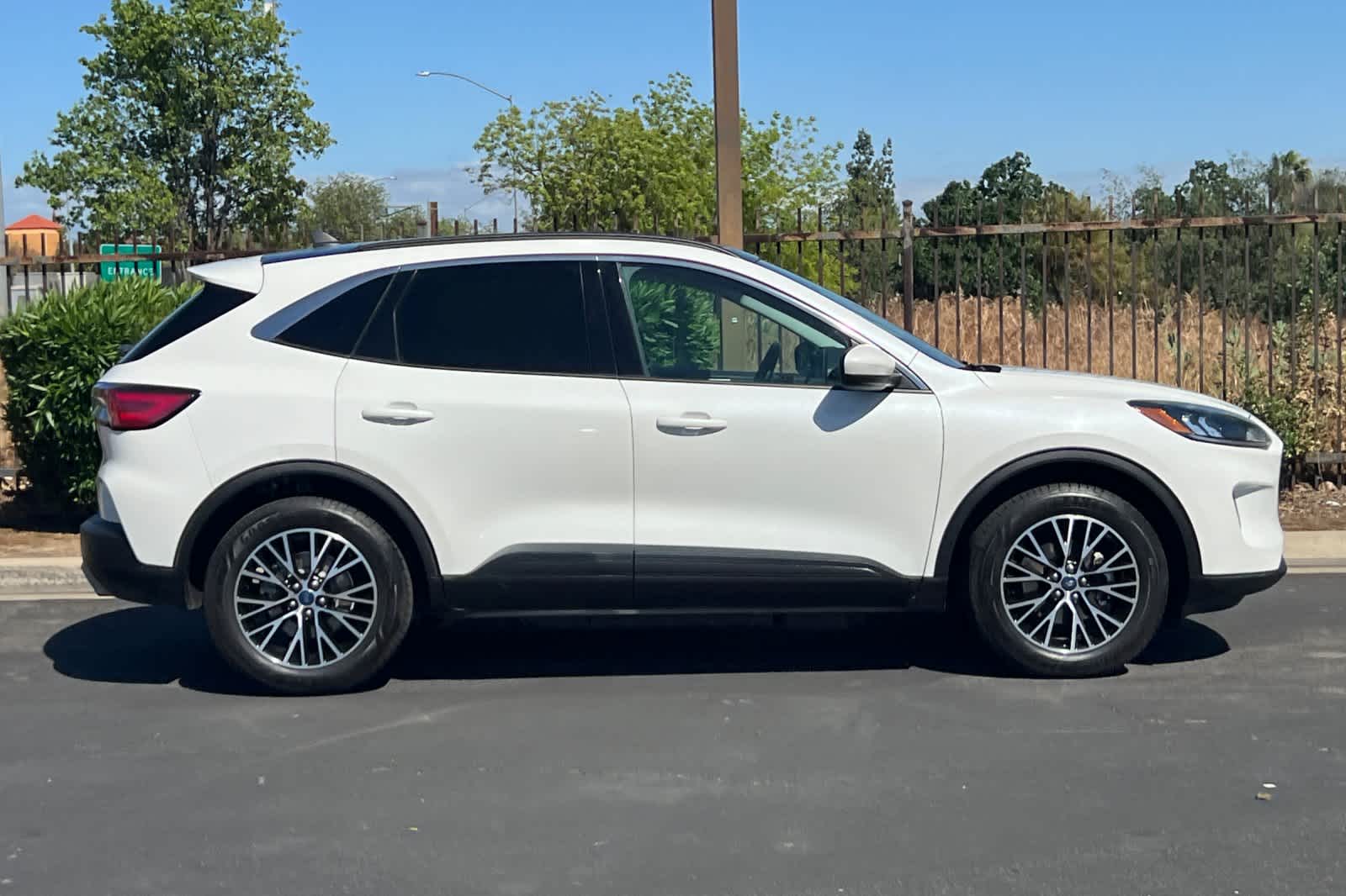 Thumbnail: 2022 Ford Escape - 8