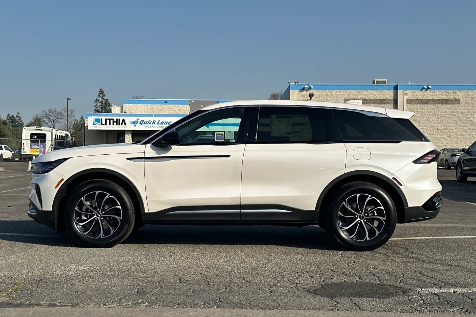 Thumbnail: 2026 Lincoln Nautilus - 5