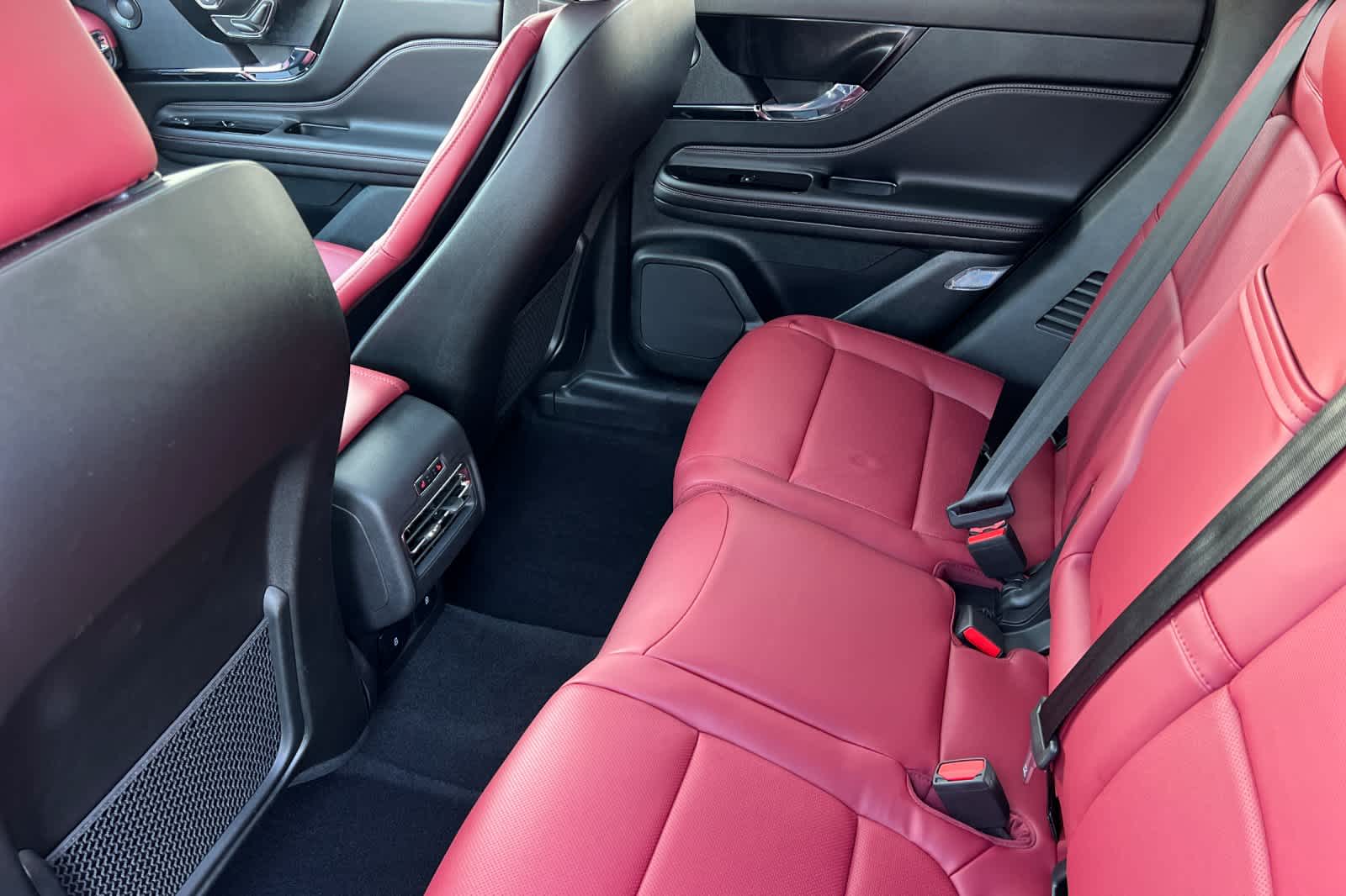 Thumbnail: 2026 Lincoln Corsair - 4