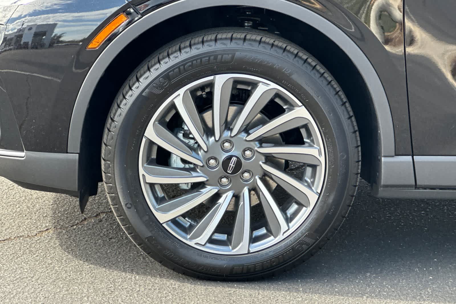 Thumbnail: 2025 Lincoln Corsair - 27