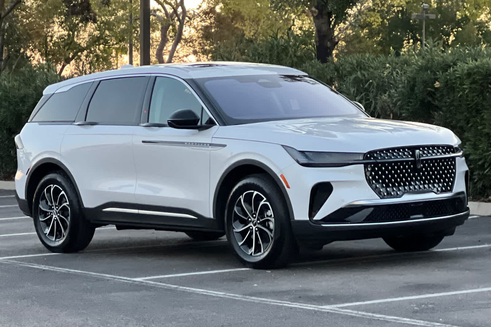 Thumbnail: 2026 Lincoln Nautilus - 10