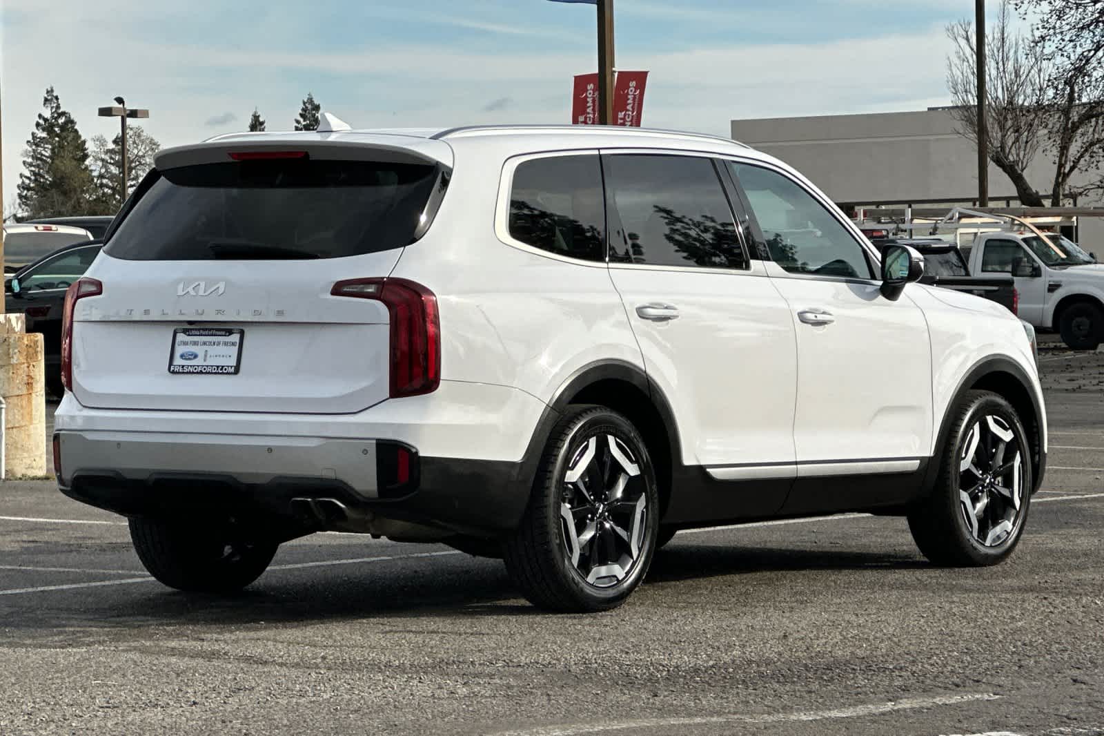 Thumbnail: 2023 Kia Telluride - 2