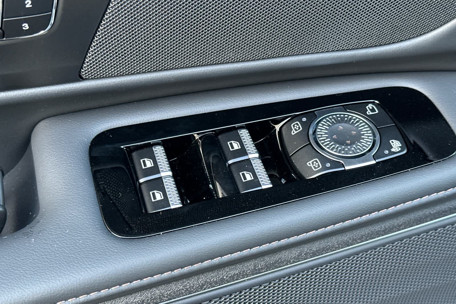 Thumbnail: 2026 Lincoln Nautilus - 14