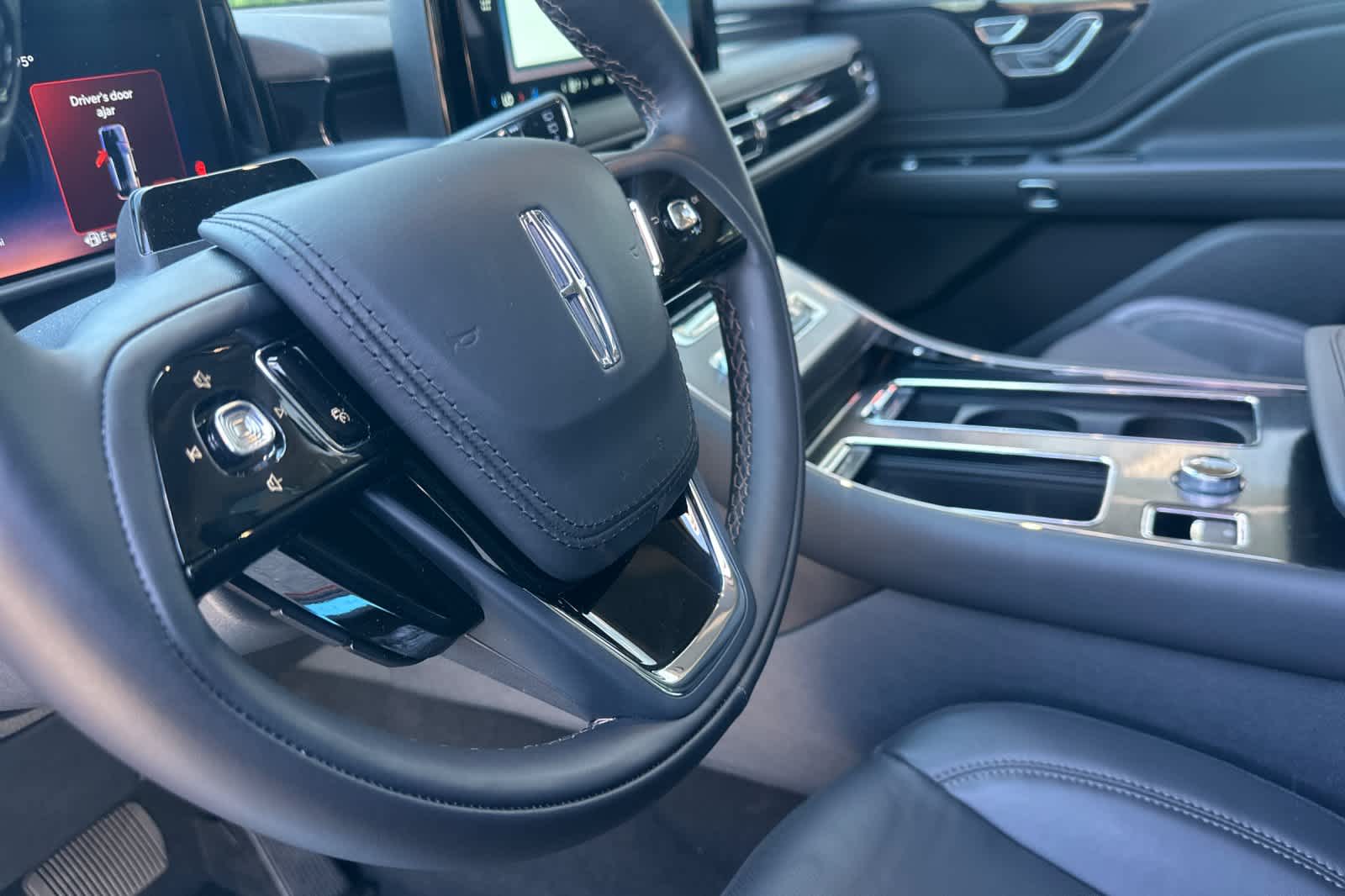 Thumbnail: 2026 Lincoln Aviator - 12