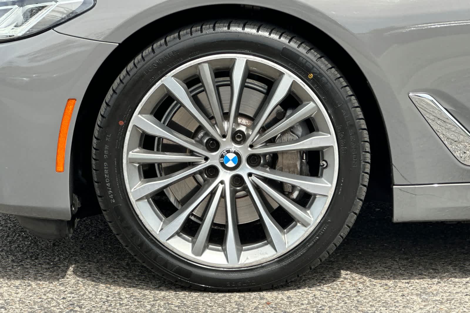 Thumbnail: 2021 BMW 5 Series - 26