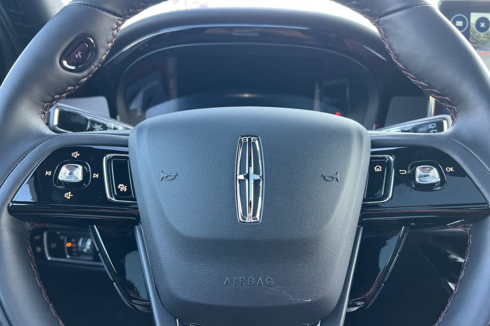 Thumbnail: 2026 Lincoln Corsair - 25