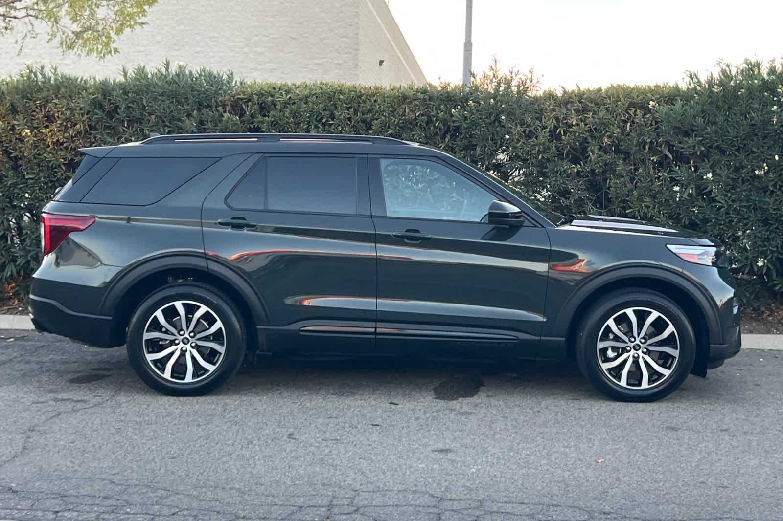 Thumbnail: 2022 Ford Explorer - 9