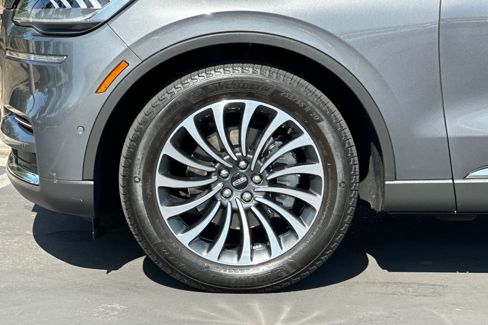 Thumbnail: 2022 Lincoln Aviator - 28