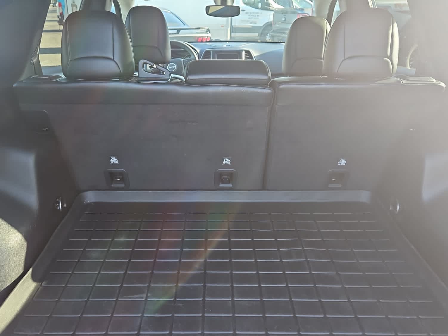 Thumbnail: 2020 Jeep Cherokee - 9